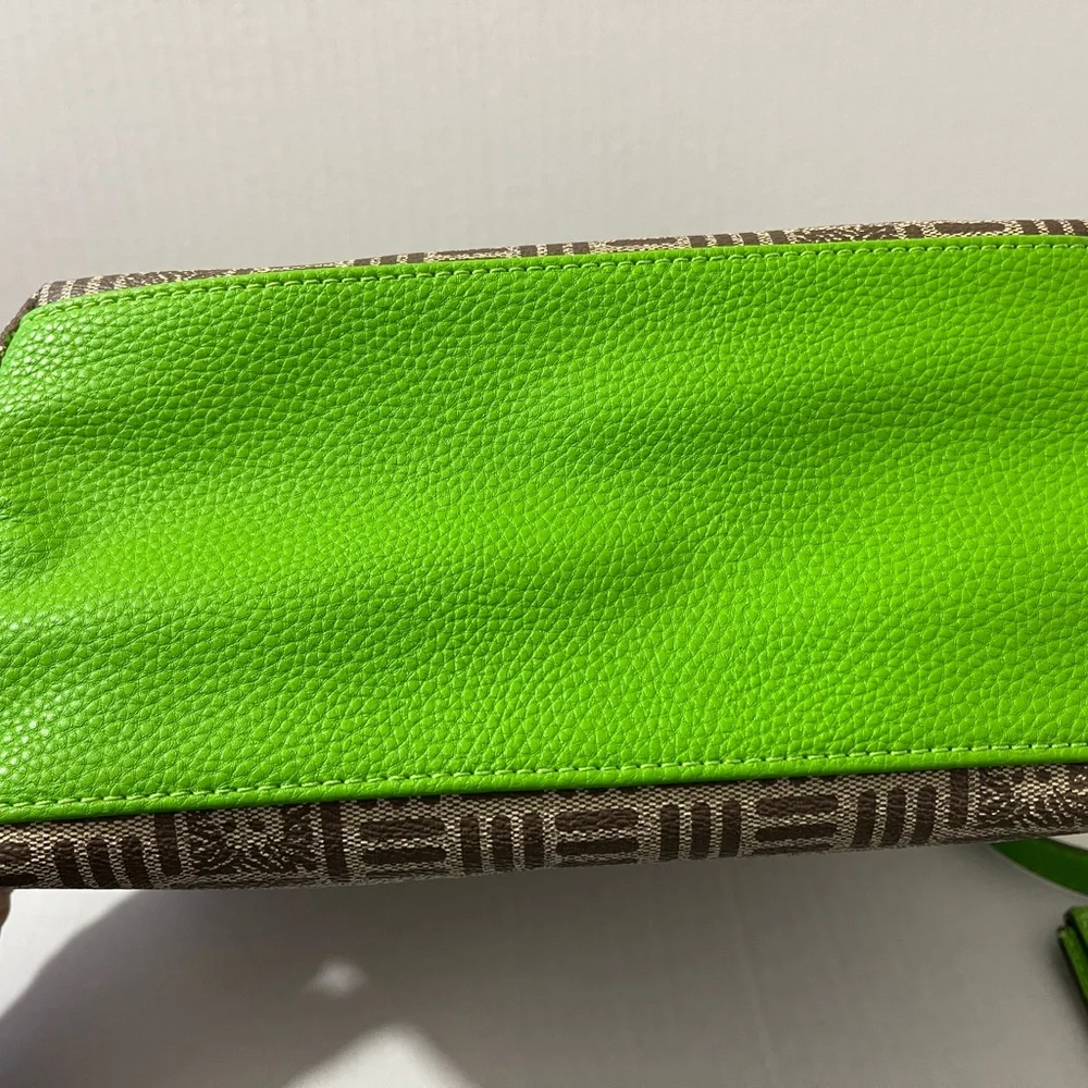 Anne Klein‎ Monogram Tote w/ Green Trim & ID Wallet | Zip Top